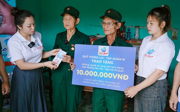 Hình ảnh đội ngũ hỗ trợ khách hàng của Jun88 online